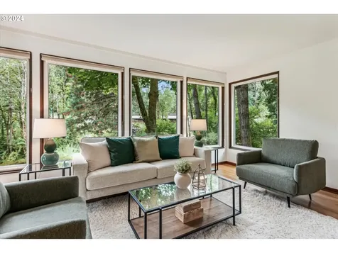 10750 SW Boones Ferry Road Portland OR 97219