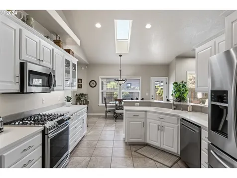 2174 Ashbury Drive Eugene OR 97408