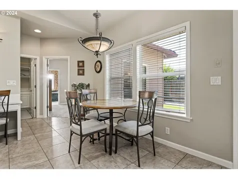 2174 Ashbury Drive Eugene OR 97408