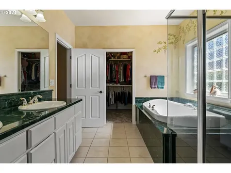 2174 Ashbury Drive Eugene OR 97408