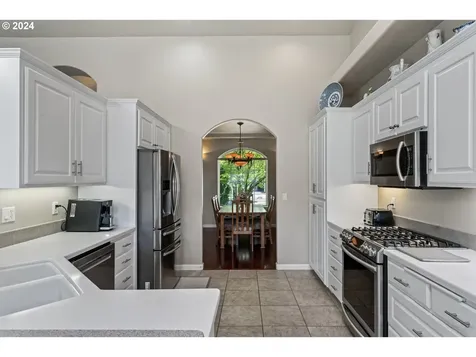 2174 Ashbury Drive Eugene OR 97408
