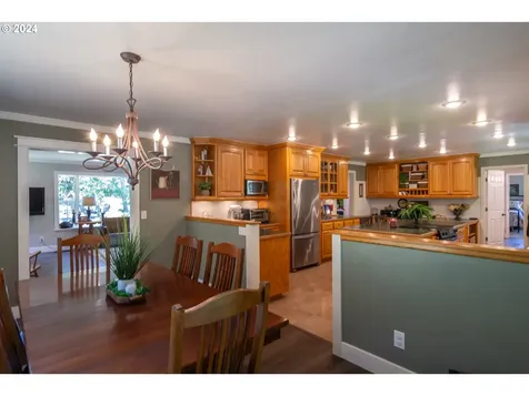 806 Touchstone Lane Roseburg OR 97471