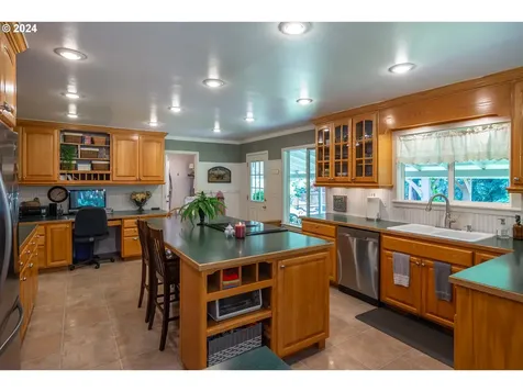 806 Touchstone Lane Roseburg OR 97471
