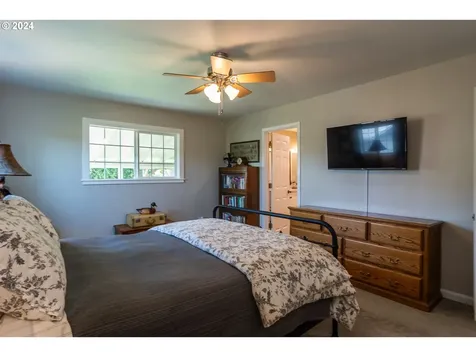 806 Touchstone Lane Roseburg OR 97471