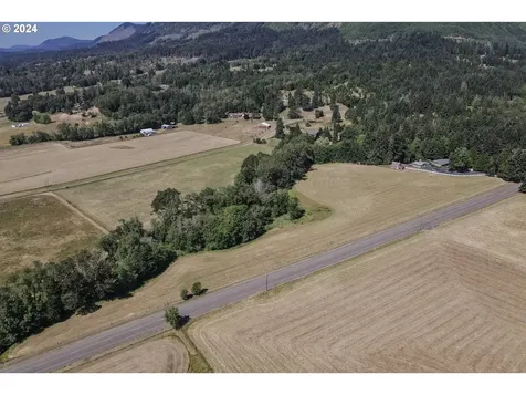 806 Touchstone Lane Roseburg OR 97471