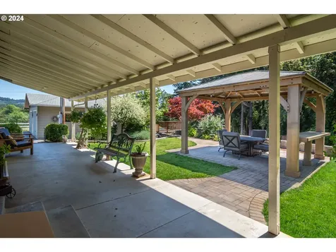 806 Touchstone Lane Roseburg OR 97471
