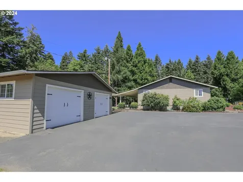 806 Touchstone Lane Roseburg OR 97471