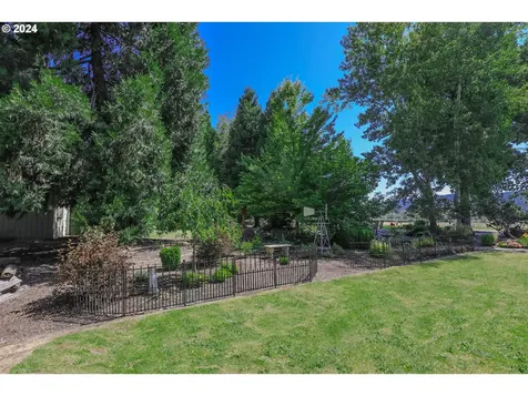 806 Touchstone Lane Roseburg OR 97471