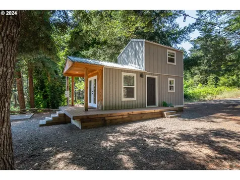 806 Touchstone Lane Roseburg OR 97471