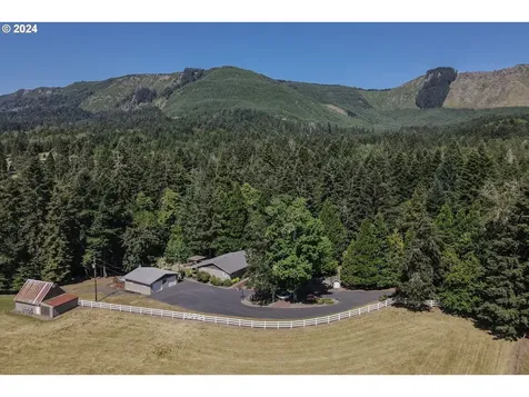 806 Touchstone Lane Roseburg OR 97471