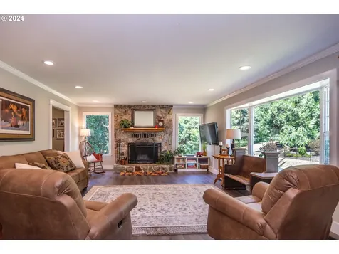 806 Touchstone Lane Roseburg OR 97471