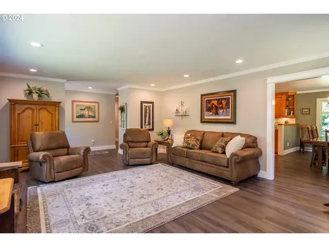 806 Touchstone Lane Roseburg OR 97471