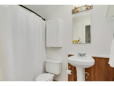 5 W 37th Avenue Eugene OR 97405