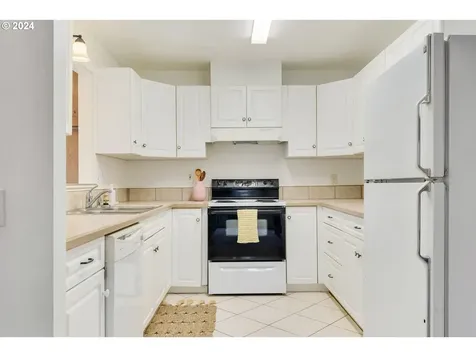 5 W 37th Avenue Eugene OR 97405