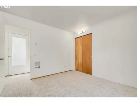 5 W 37th Avenue Eugene OR 97405