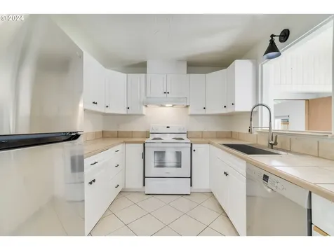 5 W 37th Avenue Eugene OR 97405
