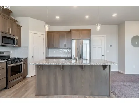 1384 19th Place Forest Grove OR 97116