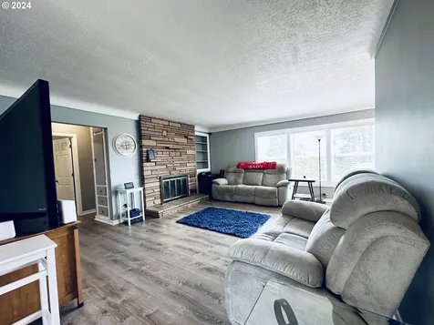 1812 Sunrise Street Kelso WA 98626