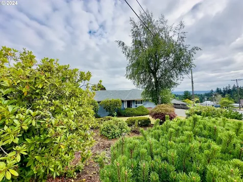 1812 Sunrise Street Kelso WA 98626