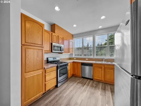 846 SE Woodrow Lane Hillsboro OR 97123