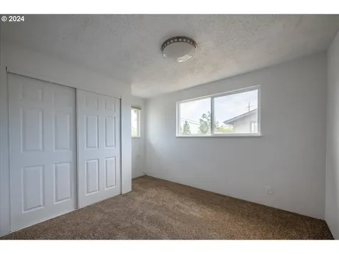 1804 14th Street Springfield OR 97477