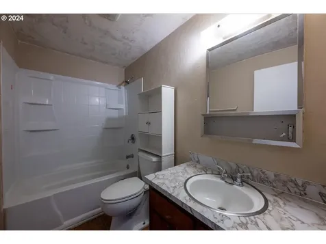 1804 14th Street Springfield OR 97477