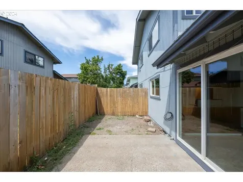 1804 14th Street Springfield OR 97477