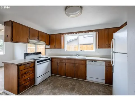 1804 14th Street Springfield OR 97477