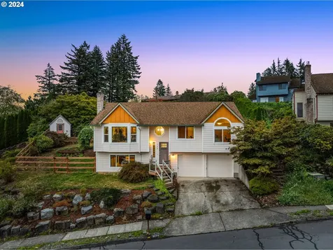 560 NE Paloma Avenue Gresham OR 97030