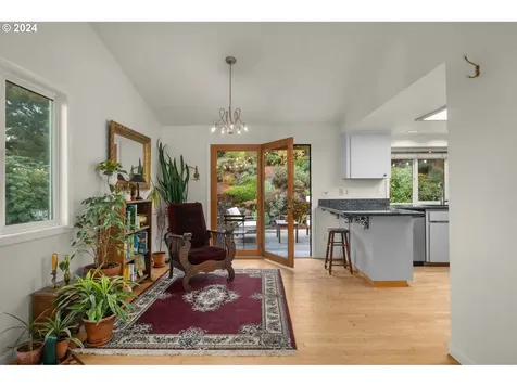 560 NE Paloma Avenue Gresham OR 97030