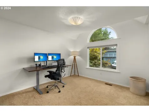 560 NE Paloma Avenue Gresham OR 97030