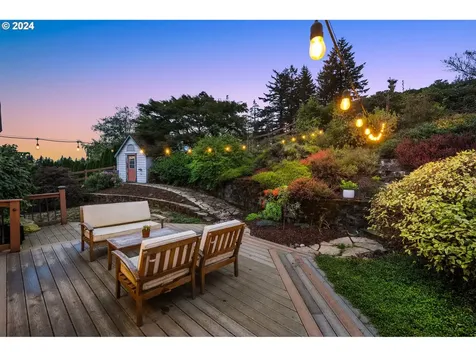 560 NE Paloma Avenue Gresham OR 97030