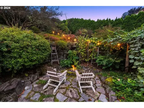 560 NE Paloma Avenue Gresham OR 97030
