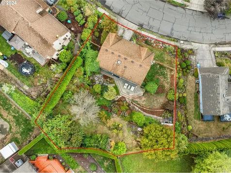560 NE Paloma Avenue Gresham OR 97030