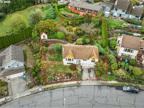 560 NE Paloma Avenue Gresham OR 97030