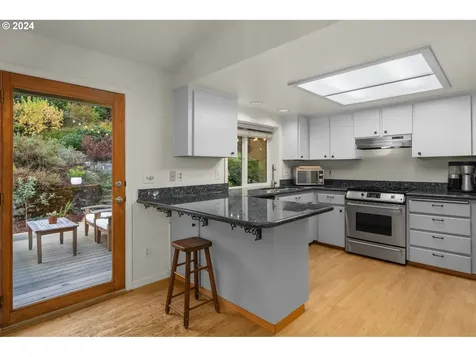 560 NE Paloma Avenue Gresham OR 97030