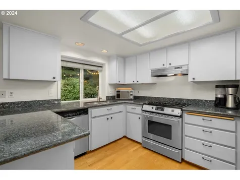 560 NE Paloma Avenue Gresham OR 97030