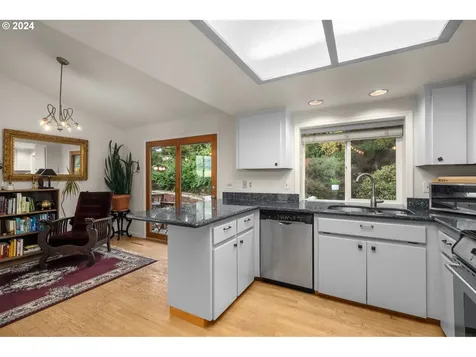 560 NE Paloma Avenue Gresham OR 97030