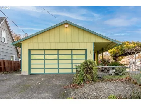 5802 SE Schiller Street Portland OR 97206