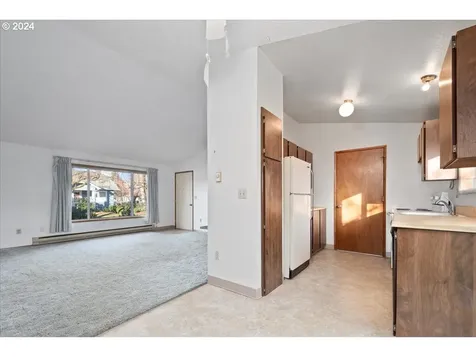 5802 SE Schiller Street Portland OR 97206