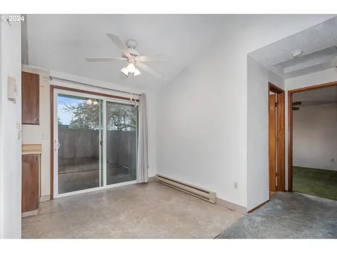 5802 SE Schiller Street Portland OR 97206