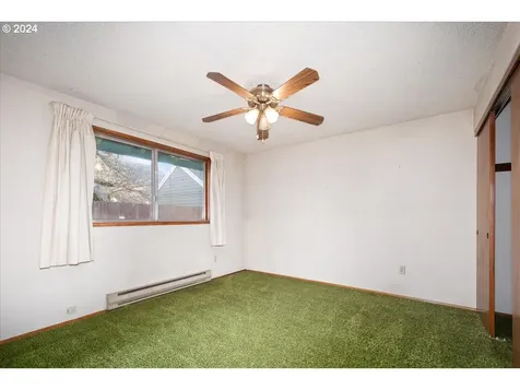 5802 SE Schiller Street Portland OR 97206
