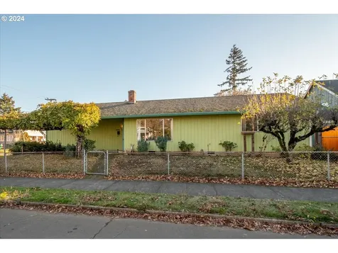 5802 SE Schiller Street Portland OR 97206
