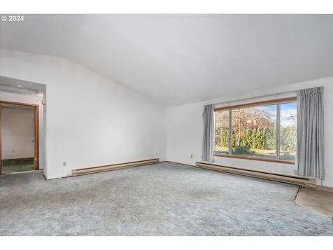 5802 SE Schiller Street Portland OR 97206