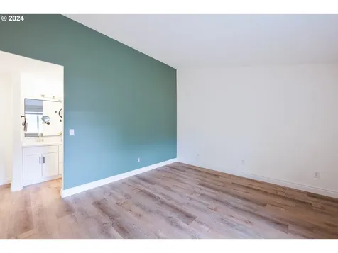 2883 Ne 1st Court Hillsboro OR 97124