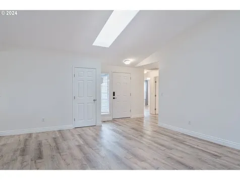 2883 Ne 1st Court Hillsboro OR 97124