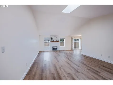 2883 Ne 1st Court Hillsboro OR 97124