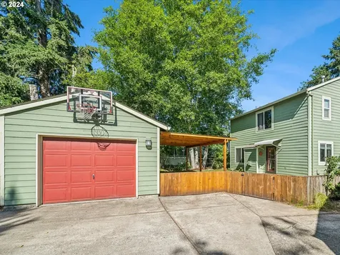 2012 N Emerson Street Portland OR 97217