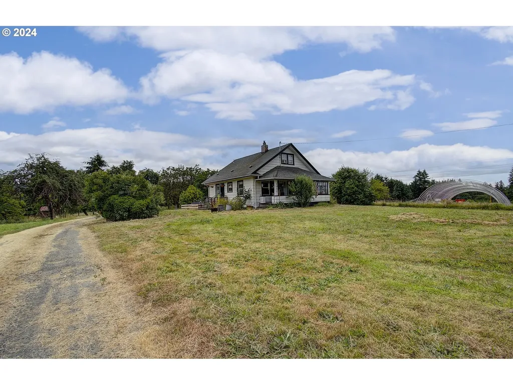 1031 Spirit Lake Highway Castle Rock WA 98611