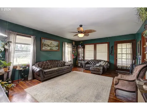 1031 Spirit Lake Highway Castle Rock WA 98611